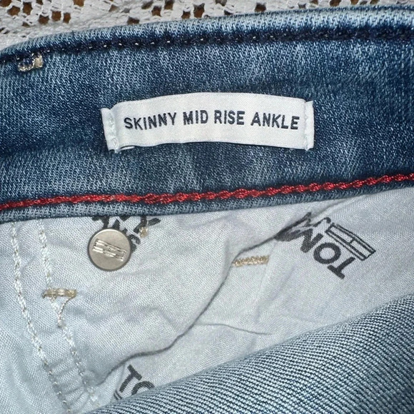 Tommy Hilfiger Skinny Mid Rise Ankle Jeans, Women Size 14/W32 - Picture 8 of 8